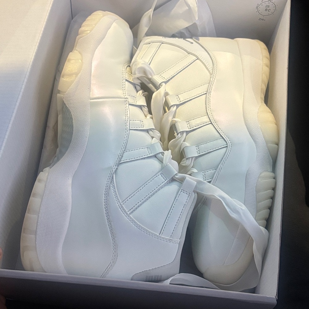 Jordan Women's Sneakers in White and Cream